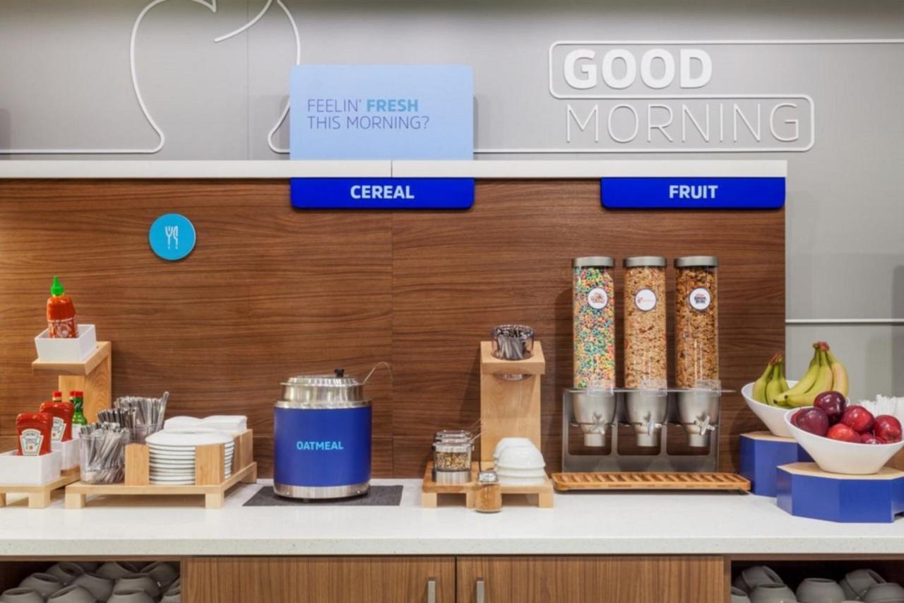Holiday Inn Express Asheville Woodfin By Ihg Экстерьер фото